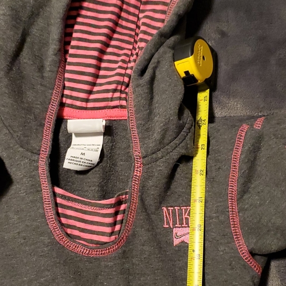 Kids size medium Nike pullover like new - Picture 8 of 10